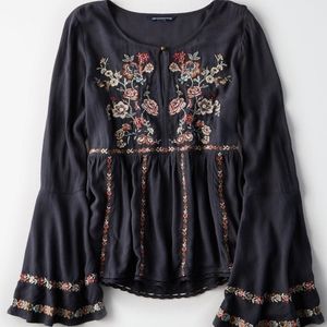 American Eagle top w/bell sleeves